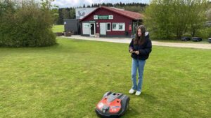 Rasenroboter Girls´Day – Helena bei uns zu Besuch